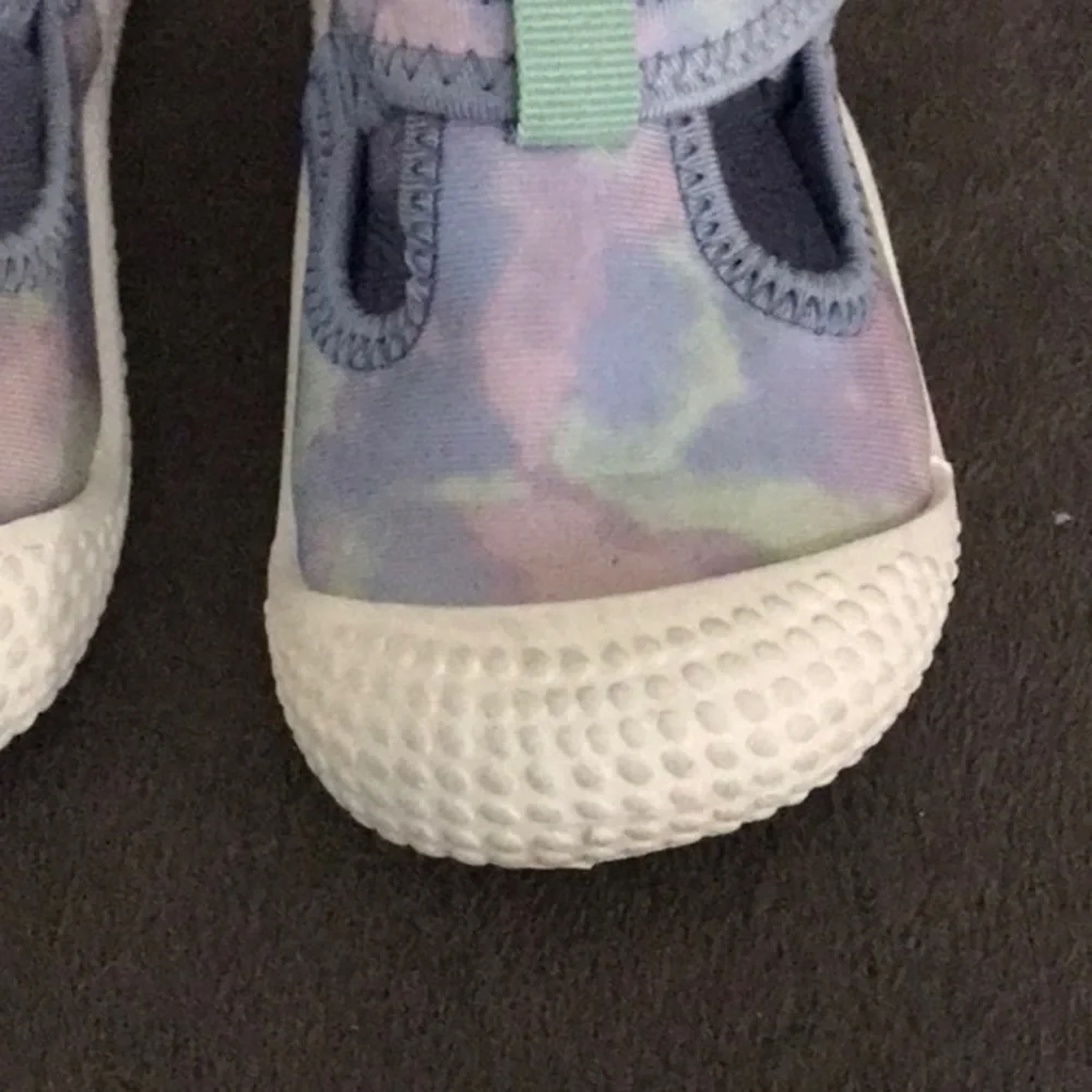 CAT&JACK TIE DYE WATER SHOES TODDLER SIZE 6 HOOK & LOOP CLOSURE POLYESTER UPPER